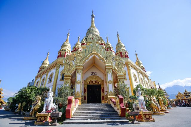 Sekilas, Pagoda Emas Menghuan di Yunnan-Image-5