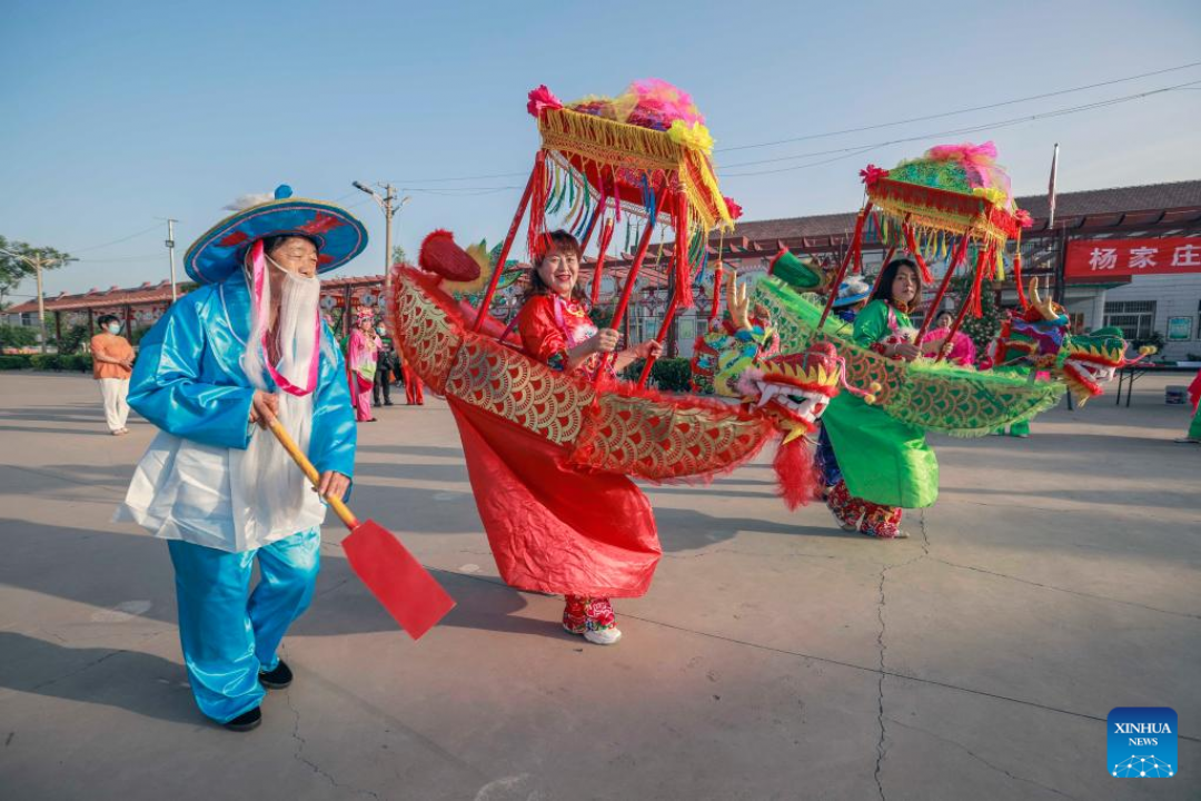 Potret: Festival Perahu Naga di China-Image-6