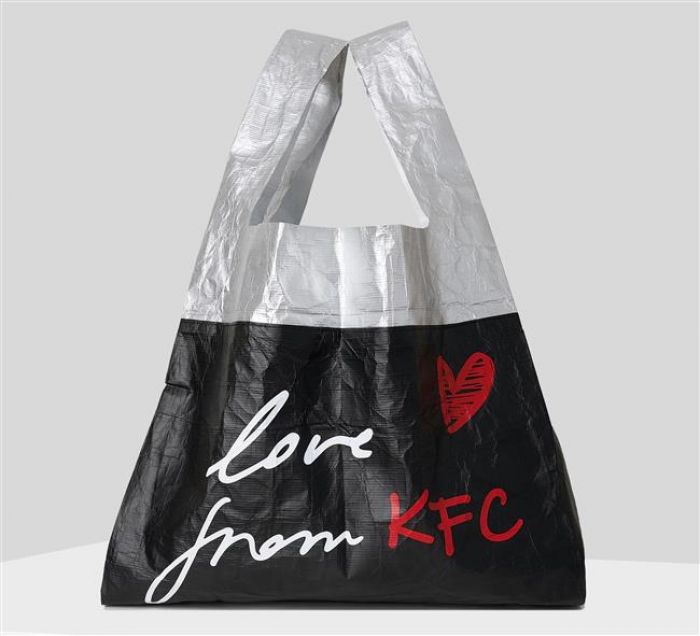 KFC X KARL LAGERFELD Luncurkan Tas Edisi Terbatas-Image-3