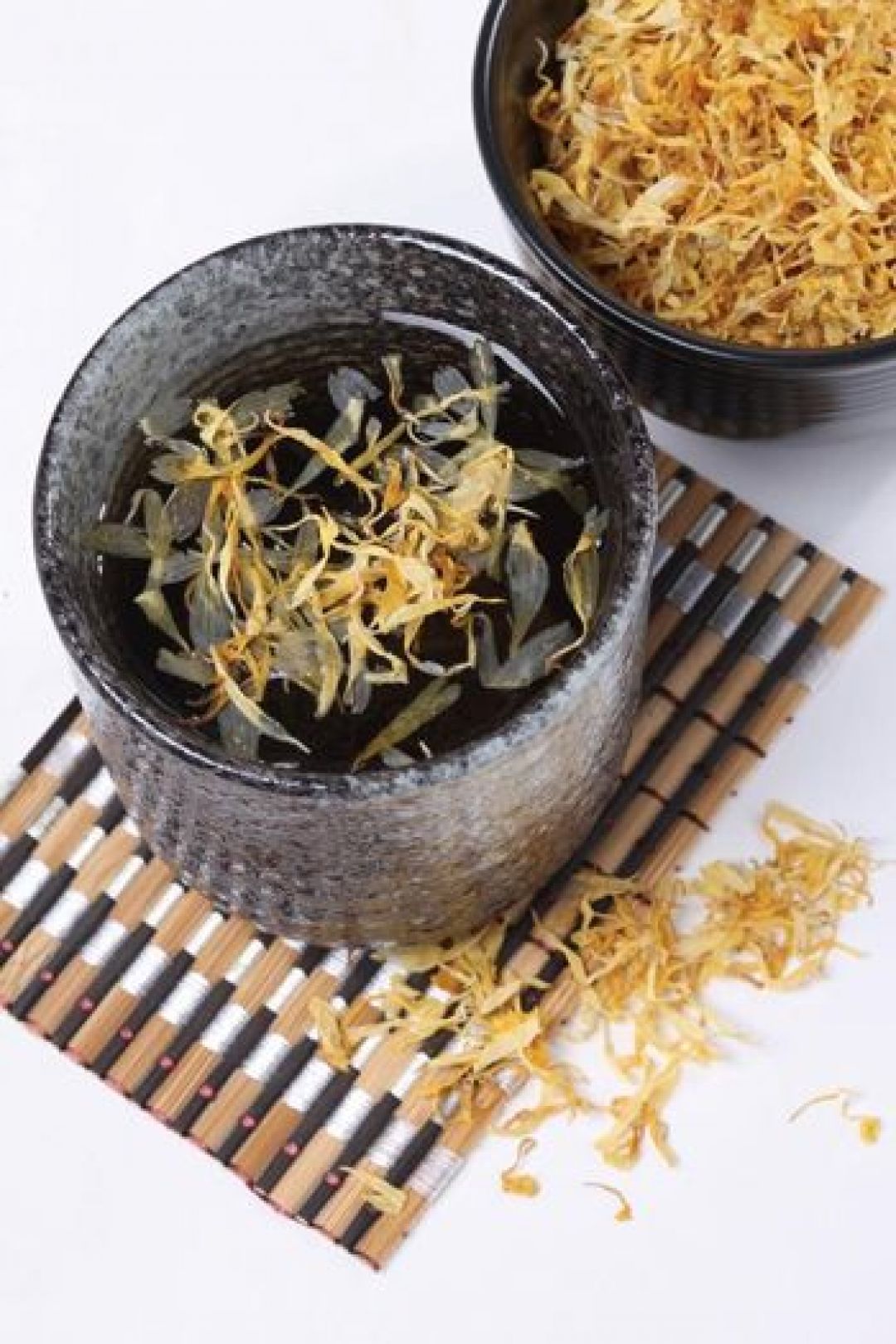 Redakan Gejala Sakit Tenggorokan dengan 5 Ramuan Teh Herbal Tradisional China Ini!-Image-3