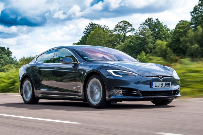Tesla Pangkas 4 - 8% Harga Mobil di AS dan China-Image-1