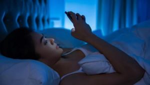 Meletakkan Ponsel di Tempat Tidur Sebabkan &hellip;
