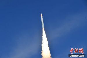 China Luncurkan Roket Chang-11