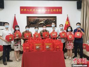 Konsulat China di Indonesia Bagikan Paket Tahun &hellip;