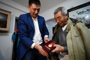 Biro Mengganti Medali Perang Veteran yang Hilang