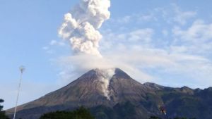 Luncuran Awan Panas Guguran Gunung Merapi Hingga &hellip;