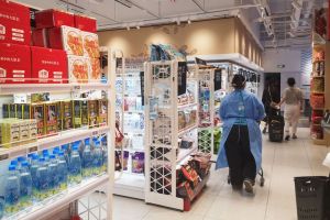 Supermarket di Shanghai Mulai Buka Terbatas