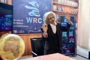 Wow! China Buat Robot Einstein Berbahasa Mandarin