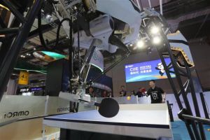 Omron Luncurkan Robot Pingpong di CIIE Ke-3