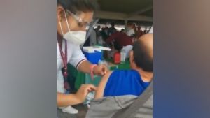 Video Viral Jarum Suntik Vaksin Kosong di Meksiko