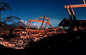SEJARAH: 1996 Gempa 7,0
M di Lijiang, 245 Tewas