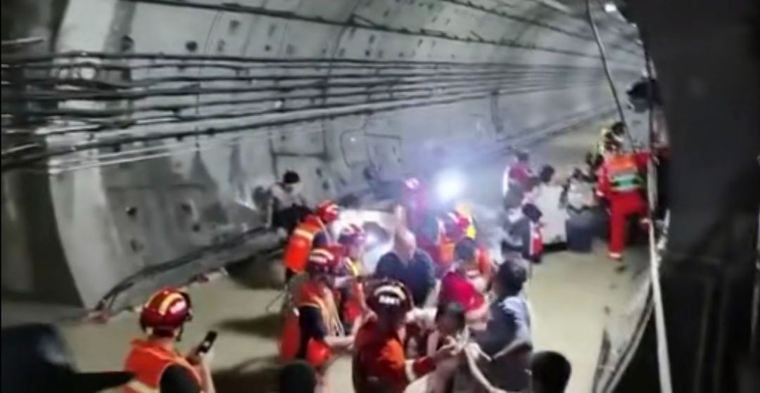 Kecelakaan Metro Jalur 5 China Korban Tewas 14 Orang-Image-1