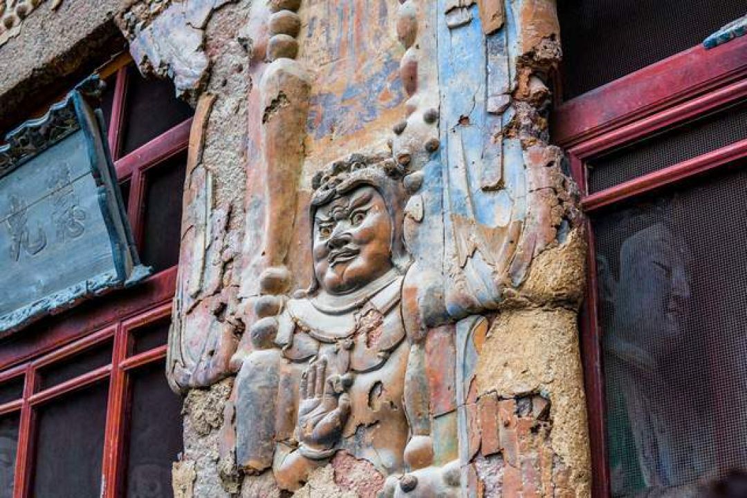 Mural Buddha di Gunung Maiji Tarik Banyak Wisatawan-Image-3