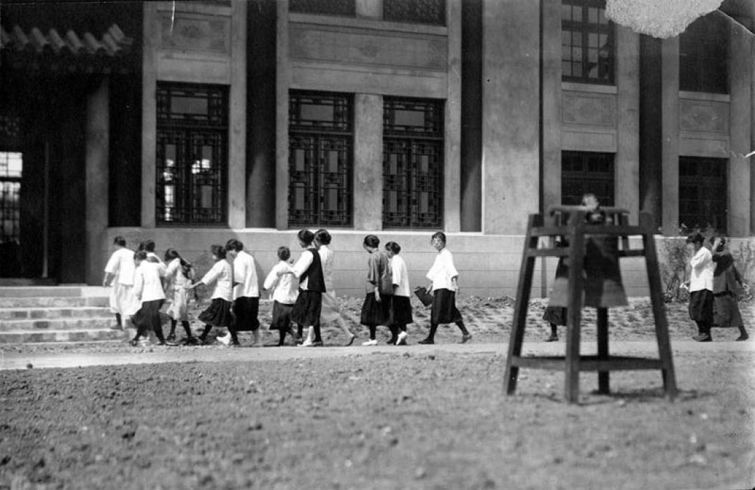 SEJARAH: 1939 PKC Dirikan Universitas Wanita China di Yan'an-Image-1