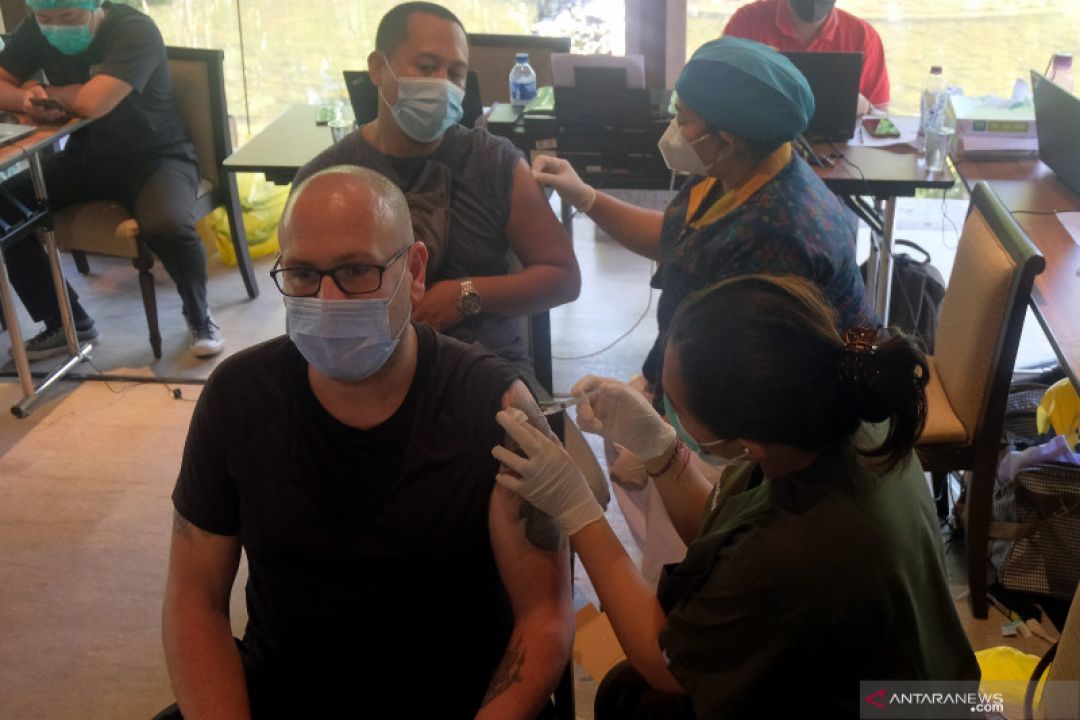 Sekarang Vaksinasi di Luar Negeri Dapat Sertifikat Resmi di Indonesia-Image-1