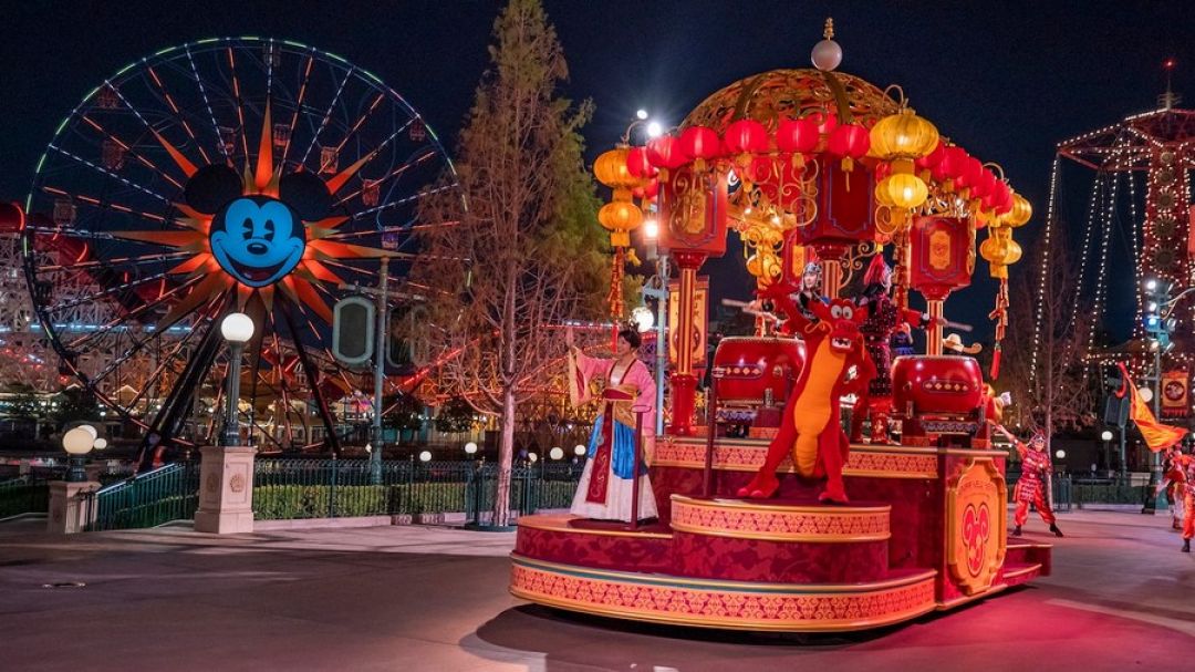 Taman Disneyland AS Rayakan Tahun Baru Imlek-Image-2
