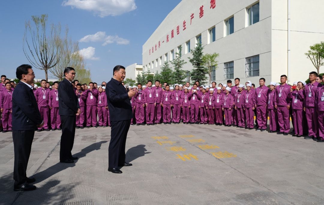 Xi Jinping Kunjungi Perusahaan Karpet di Qinghai-Image-5