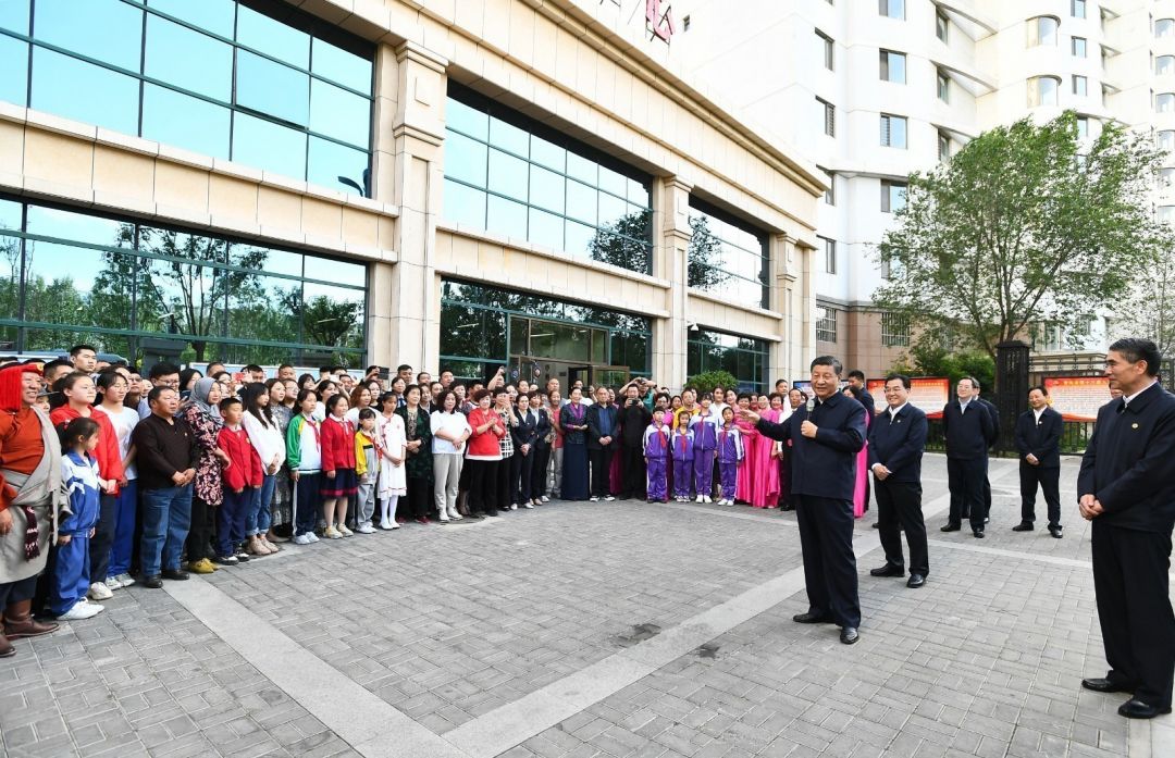 Xi Jinping Kunjungi Perusahaan Karpet di Qinghai-Image-7