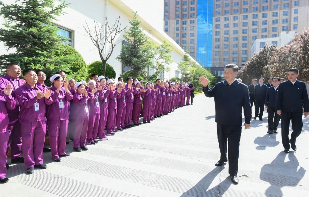 Xi Jinping Kunjungi Perusahaan Karpet di Qinghai-Image-4