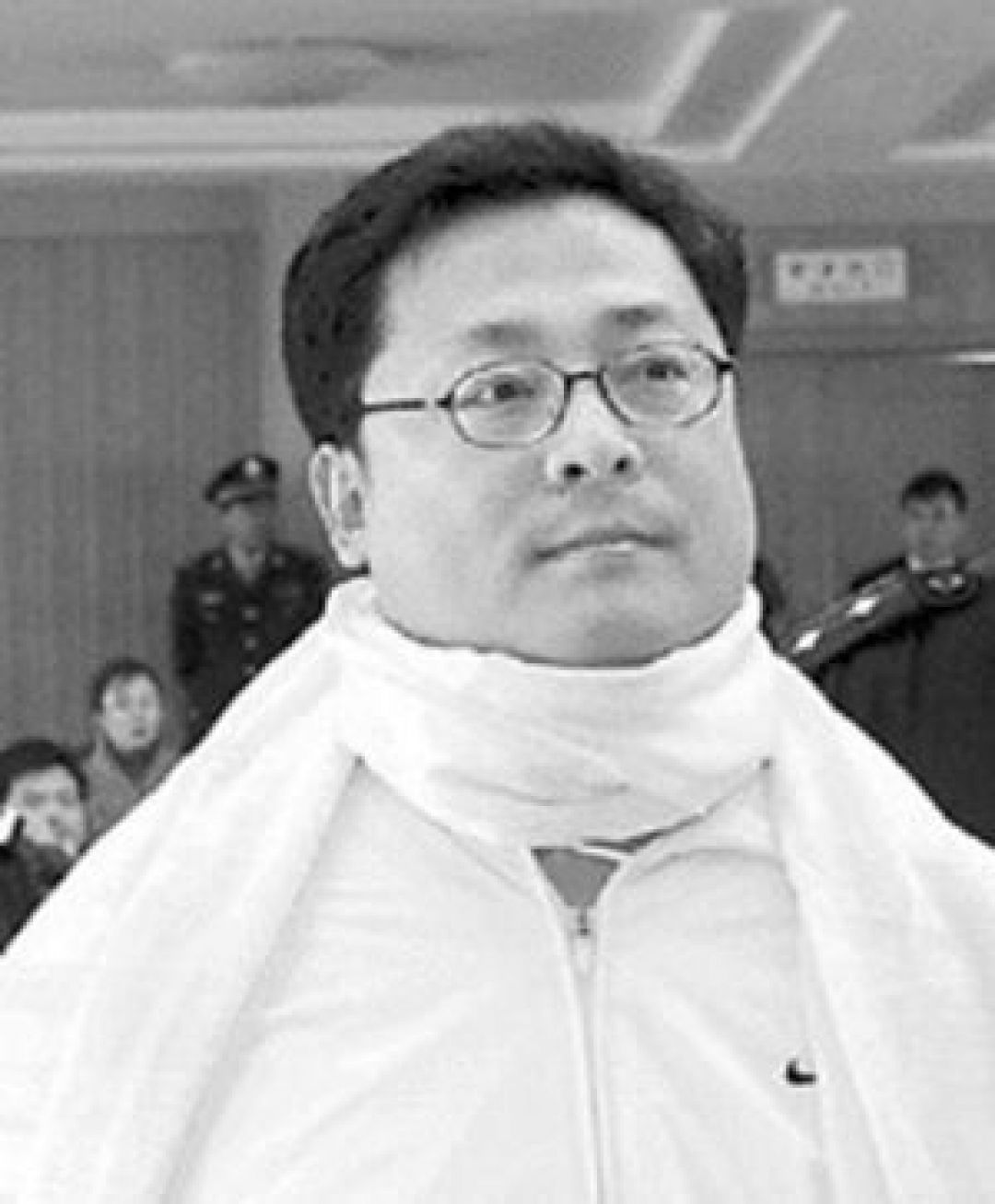 Kisah Miliarder Pertama di China yang Terkena Hukuman Suntik Mati-Image-4
